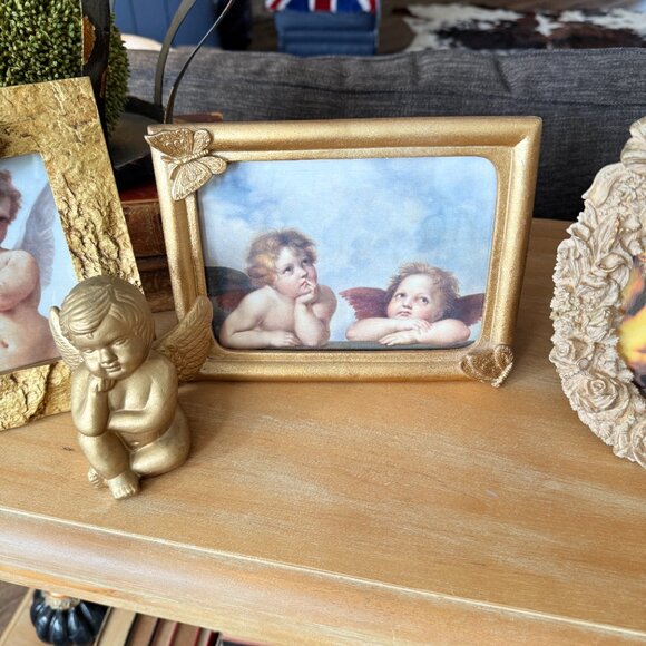 3 Vintage High Relief Gold Frames with Angel Pictures and Ceramic Gold Cherub - Picture 7 of 17